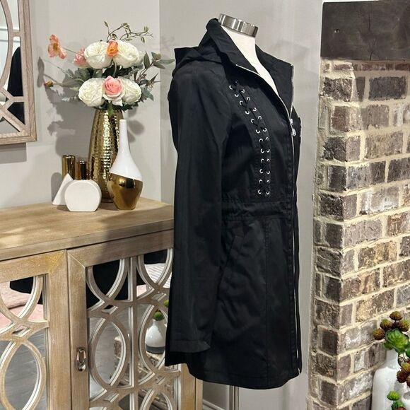GUESS Women’s Lace Up Hooded Water Resistant Raincoat Jacket in the Size Medium - Picture 13 of 16